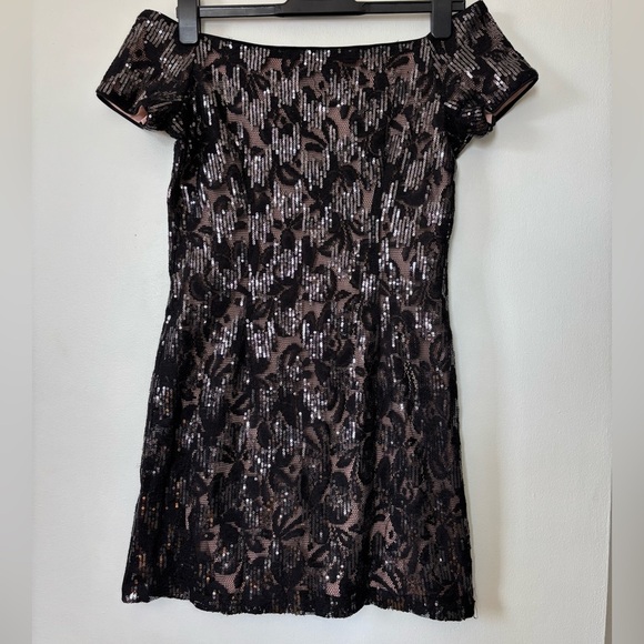 🎉4/30$🎉 Le Chateau Black Off-the-Shoulder Mini Dress✨ - Picture 6 of 6